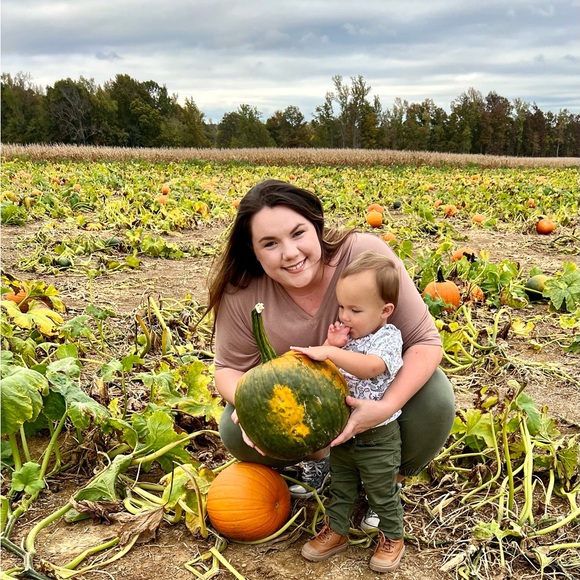 Meet your Posher, Sarah - Picture 1 of 1